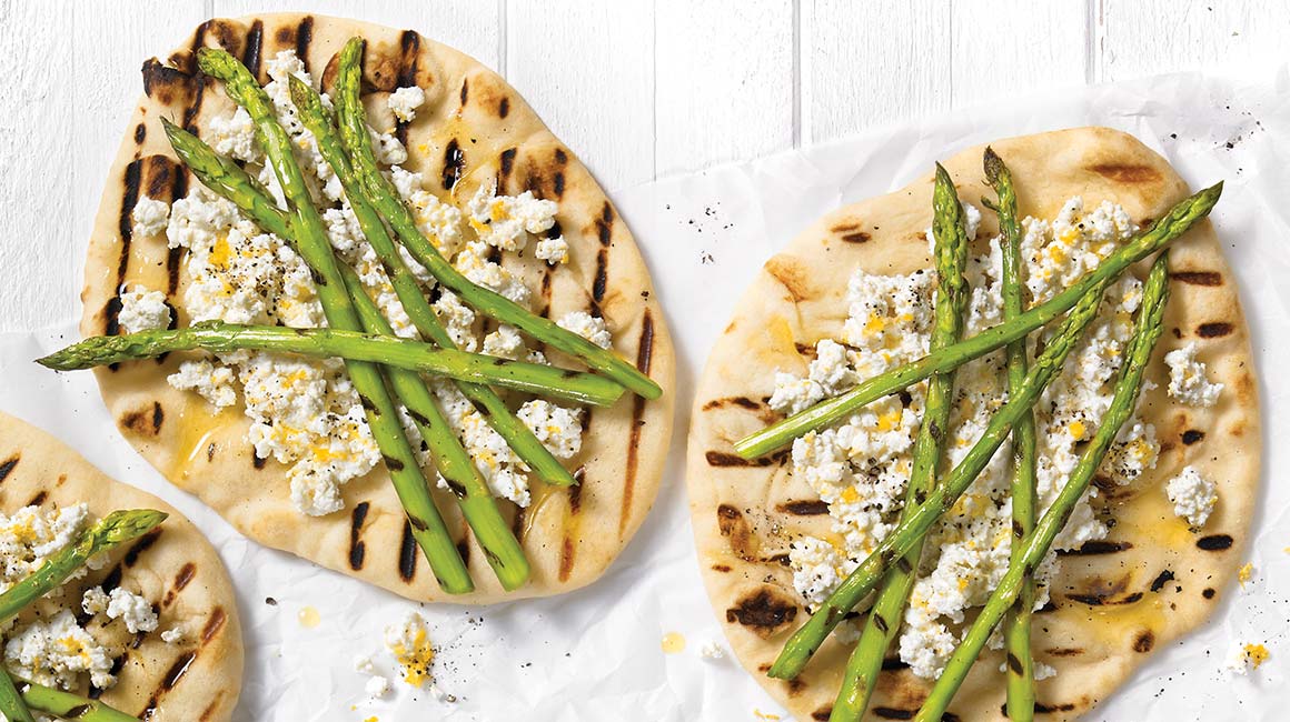 Grilled flatbread and asparagus
